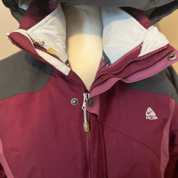 NIKE ACG Maroon Thermal Layer Jacket size youth medium - Picture 6 of 12